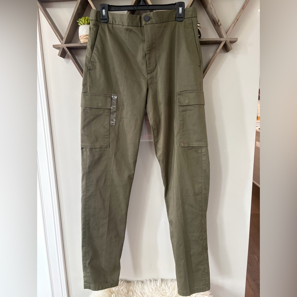 Tommy Hilfiger Olive Green Men's Cargo Pants THFlex. NWT. Size 32x34